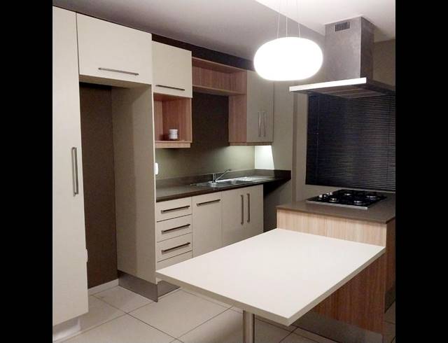 2 BEDROOM APARTMENT FOR SALE IN BRYANSTON